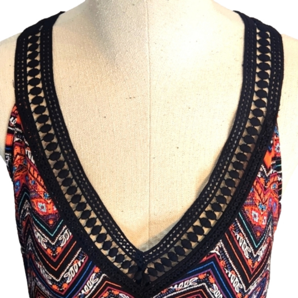 JUNIORS Ambiance Tribal macrame neck line tank top size Medium - Picture 10 of 11